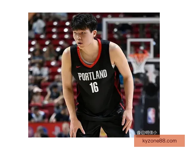 22岁新秀力压状元大热轰出26+9美记质疑选秀顺位低